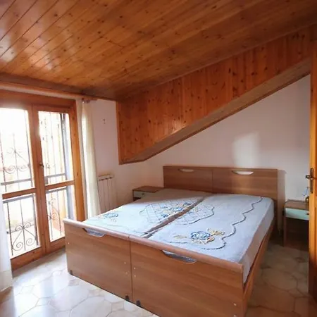 Angela * 利多尔德纳西奥尼